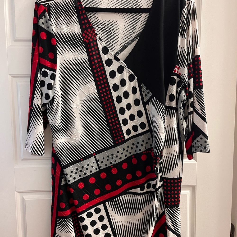 Asymmetrical Geometric Patterned Top